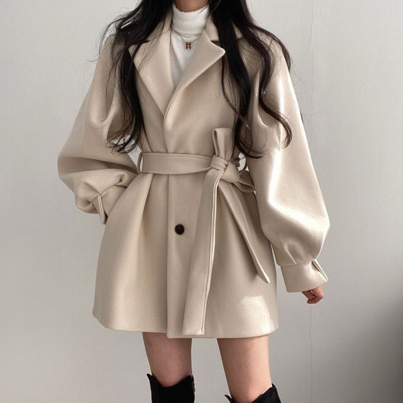 Retro Tailored Coat with Tie at Collar, Waist-Slimming Sleeve, and Puff Sleeve